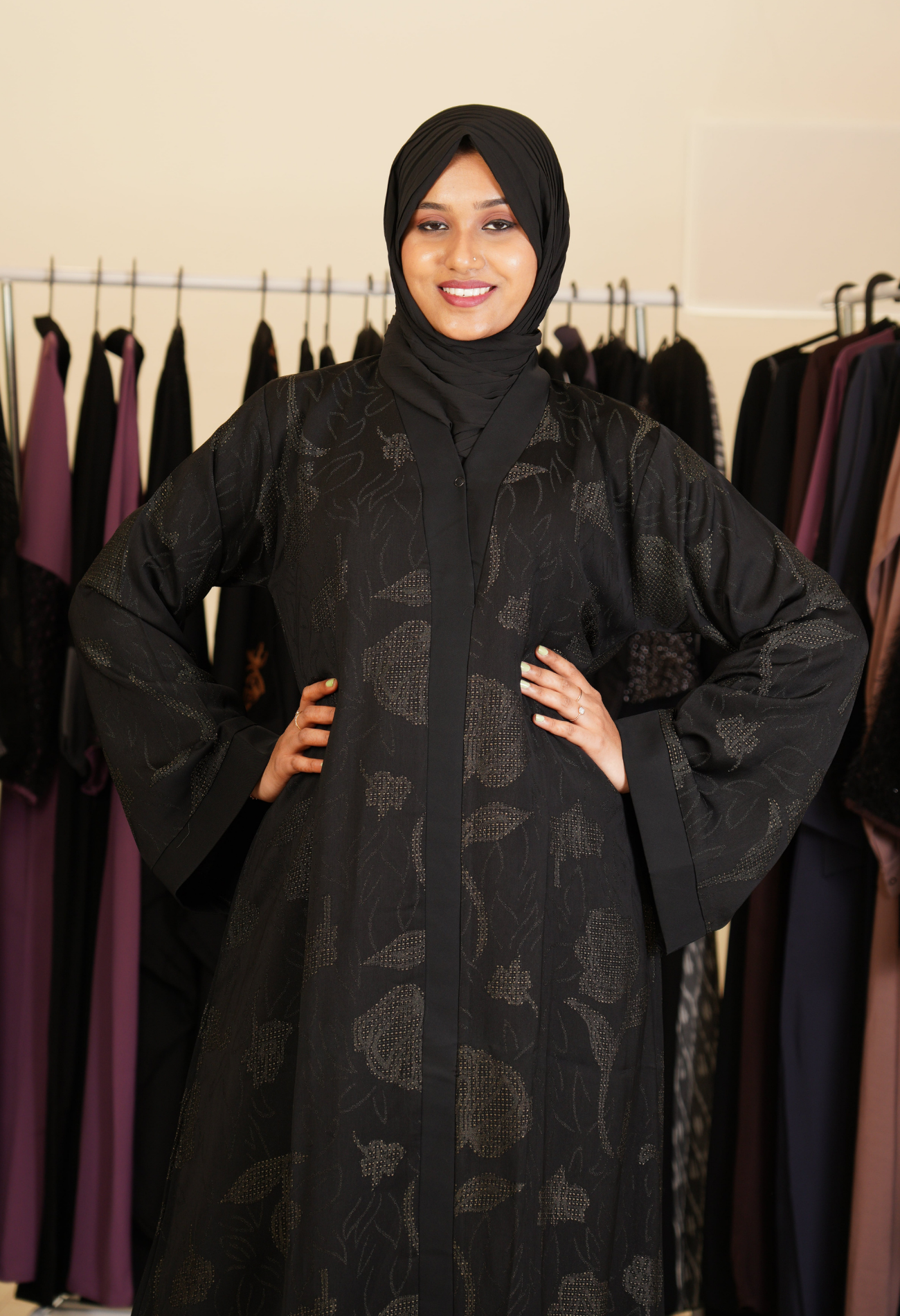 Black Self Design Closed Abaya